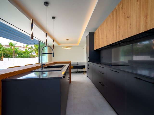 4 Slaapkamer Villa in El Chaparral