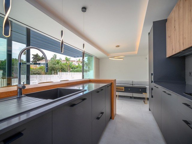 4 Slaapkamer Villa in El Chaparral