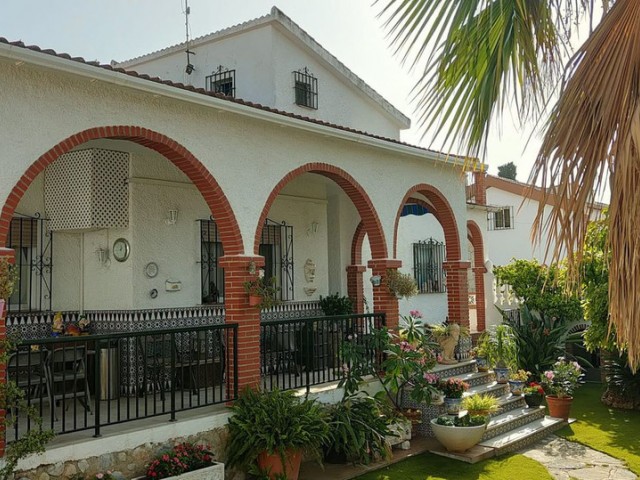 5 Bedrooms Villa in Alhaurín de la Torre