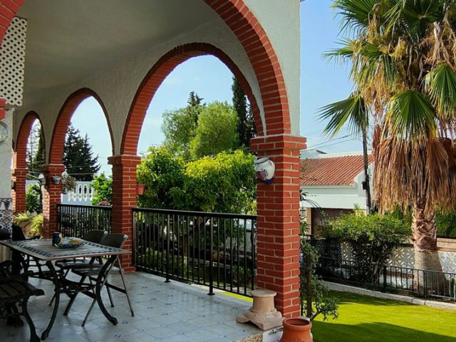 5 Bedrooms Villa in Alhaurín de la Torre