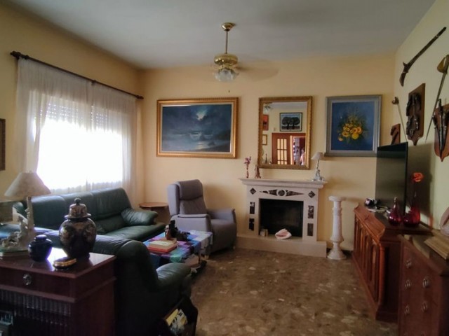 5 Bedrooms Villa in Alhaurín de la Torre