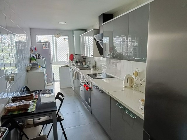 Apartment, Nueva Andalucia, R4063441