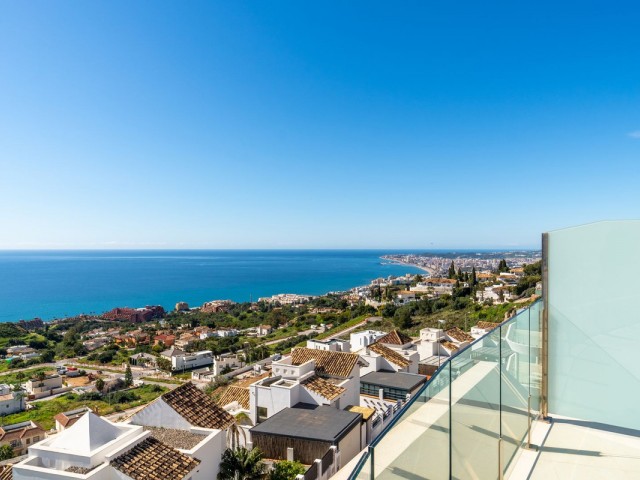 4 Bedrooms Apartment in Benalmadena Pueblo