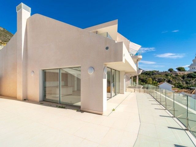 4 Bedrooms Apartment in Benalmadena Pueblo