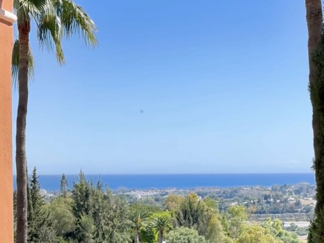 Apartment, Monte Halcones, R4437421