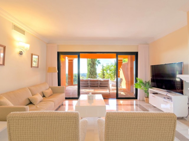 Apartment, Monte Halcones, R4437421