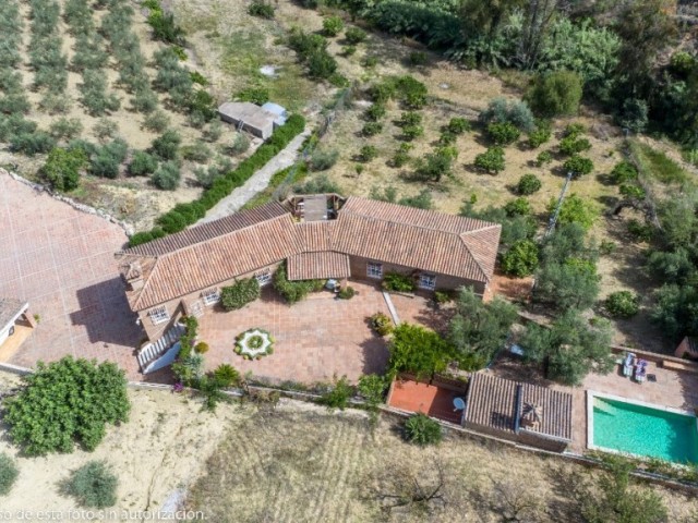 4 Soveroms Villa i Alhaurín de la Torre