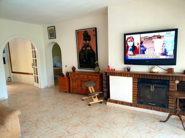 Villa, Marbesa, R4653058