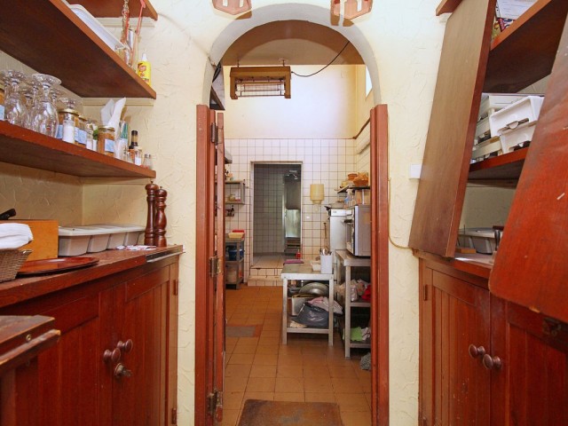 Kommerziell in Marbesa