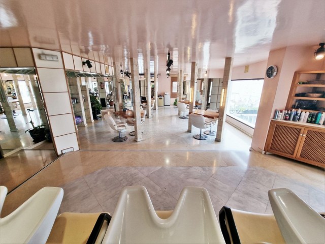 Comercial con 0 Dormitorios  en San Pedro de Alcántara