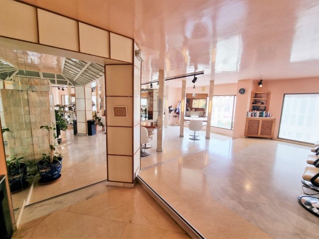 Comercial con 0 Dormitorios  en San Pedro de Alcántara
