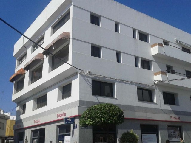 Comercial con 0 Dormitorios  en San Pedro de Alcántara