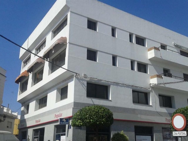 Comercial con 0 Dormitorios  en San Pedro de Alcántara