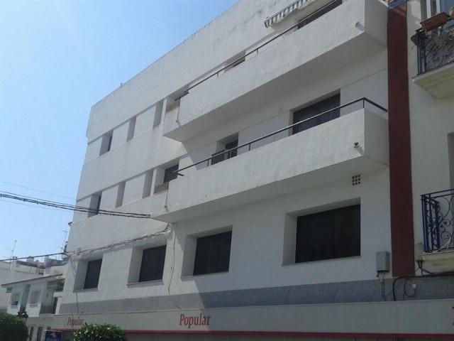 Comercial con 0 Dormitorios  en San Pedro de Alcántara