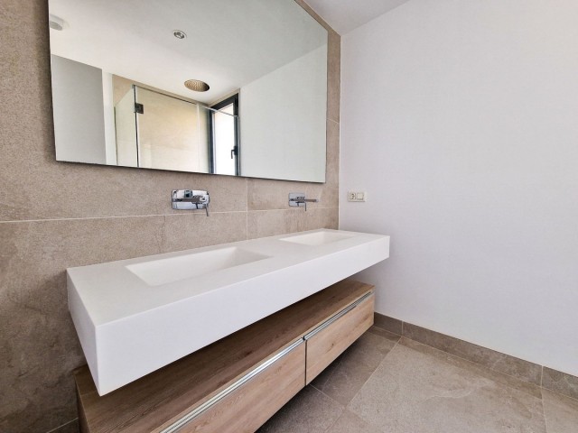 Apartamento con 2 Dormitorios  en Cabopino