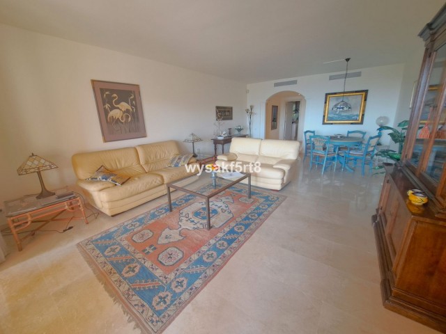 Apartamento con 3 Dormitorios  en La Duquesa