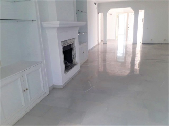 Penthouse in Guadalmina Baja