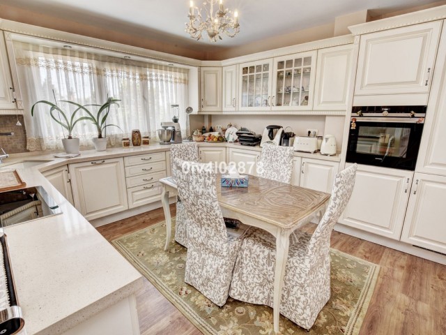 4 Slaapkamer Rijtjeshuis in Arroyo de la Miel