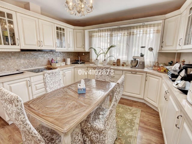 4 Slaapkamer Rijtjeshuis in Arroyo de la Miel