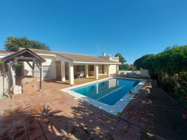 4 Soveroms Villa i Manilva
