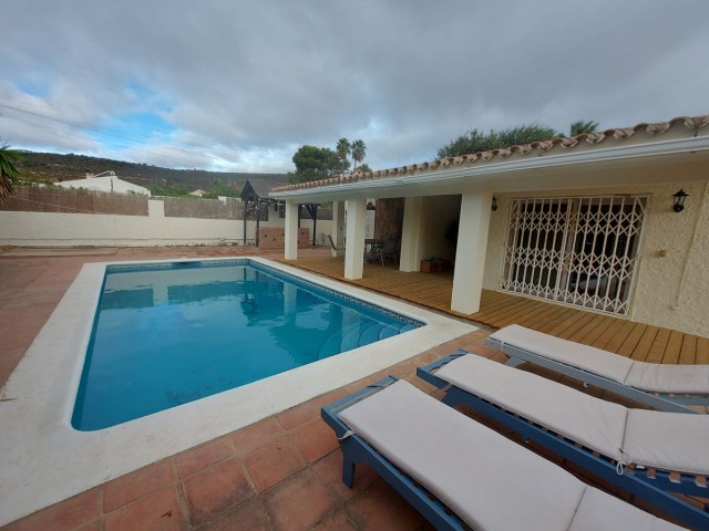 4 Soveroms Villa i Manilva