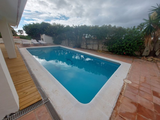 4 Soveroms Villa i Manilva