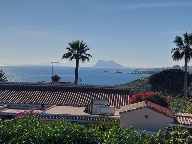 4 Soveroms Villa i Manilva