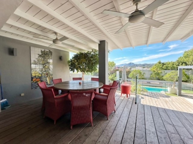 Villa avec 5 Chambres  à La Heredia