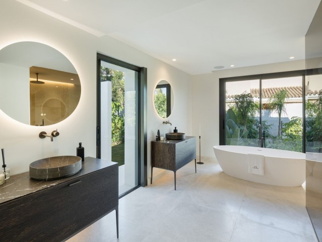 5 Slaapkamer Villa in Nueva Andalucía