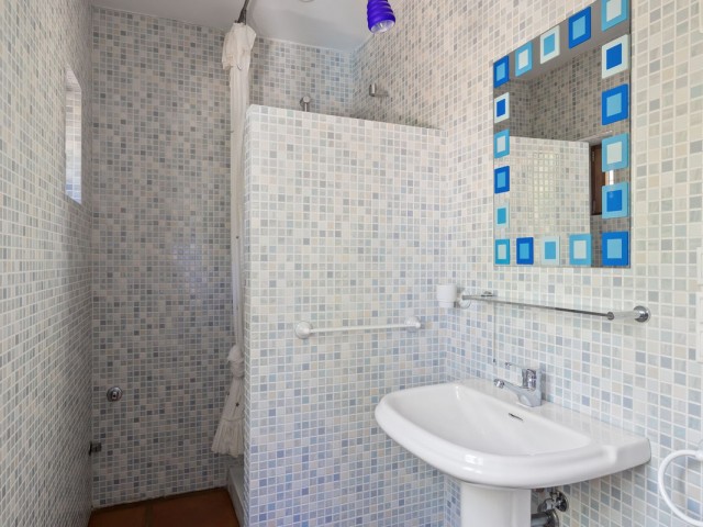 6 Bedrooms Villa in Marbesa