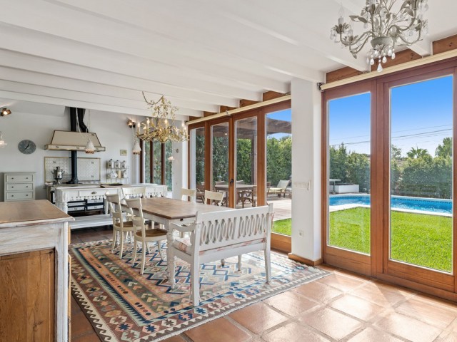 6 Bedrooms Villa in Marbesa