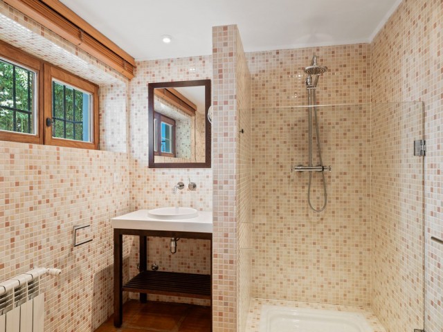 6 Bedrooms Villa in Marbesa