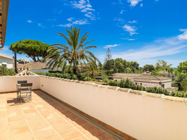 6 Bedrooms Villa in Marbesa