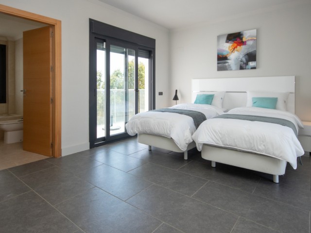 4 Schlafzimmer Villa in La Duquesa