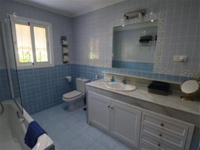 6 Makuuhuoneen Huvila Torremolinos