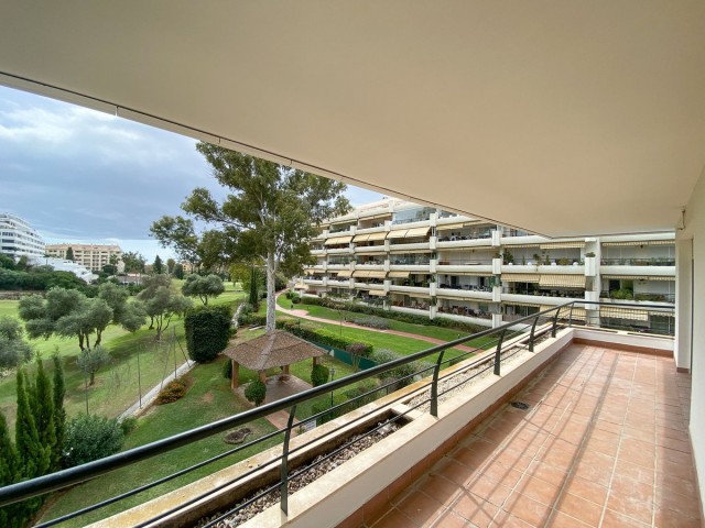 Huoneisto, Guadalmina Alta, R4851319
