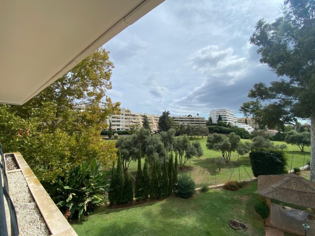 Huoneisto, Guadalmina Alta, R4851319