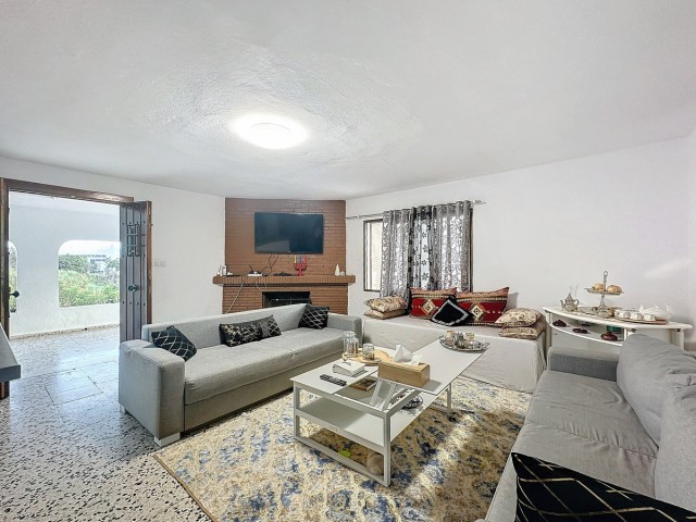 Liikekiinteistö Estepona