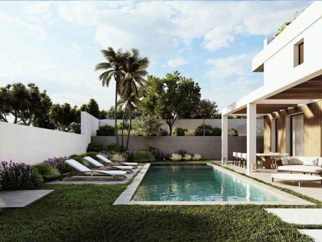  Grundstück in Elviria