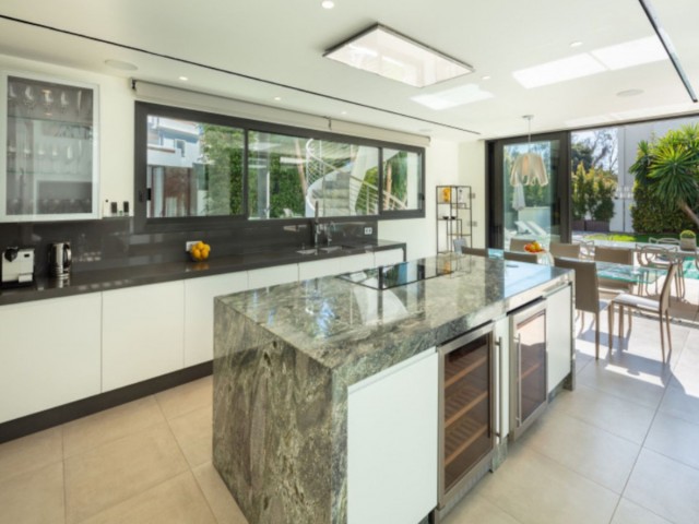 7 Slaapkamer Villa in Puerto Banús