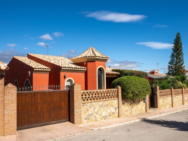 Villa avec 5 Chambres  à Alhaurín de la Torre