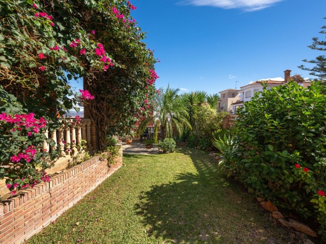 Villa avec 5 Chambres  à Alhaurín de la Torre
