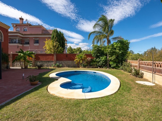 Villa avec 5 Chambres  à Alhaurín de la Torre