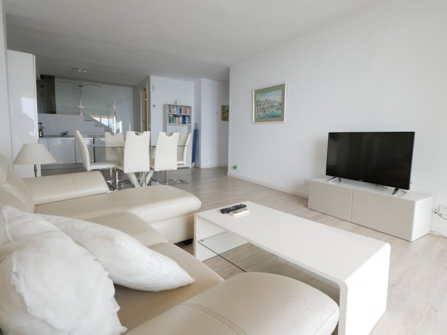 Penthouse avec 3 Chambres  à Puerto de Cabopino