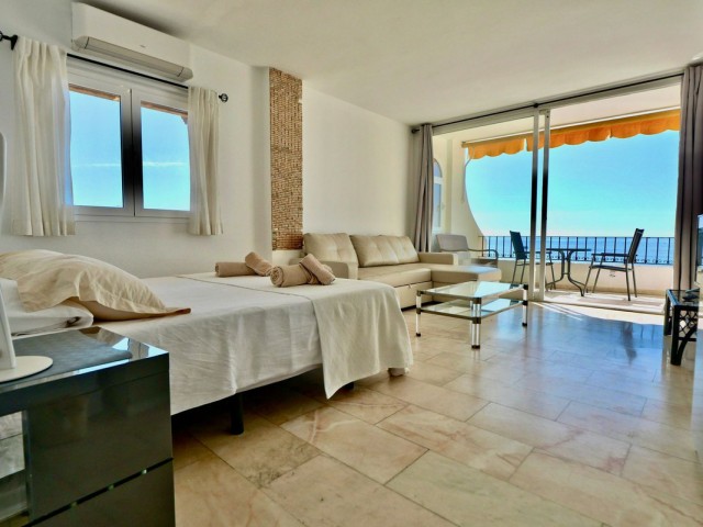 Penthouse avec 3 Chambres  à Puerto de Cabopino
