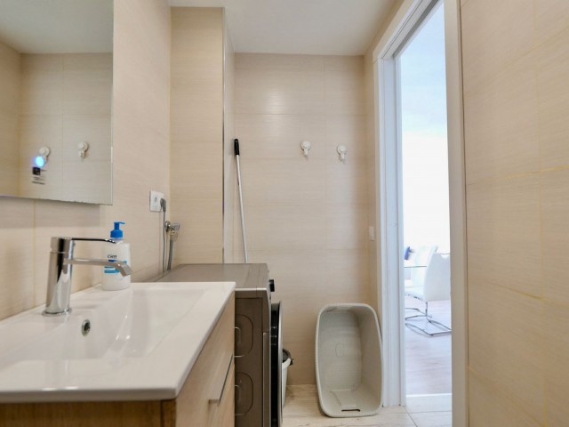 Penthouse avec 3 Chambres  à Puerto de Cabopino