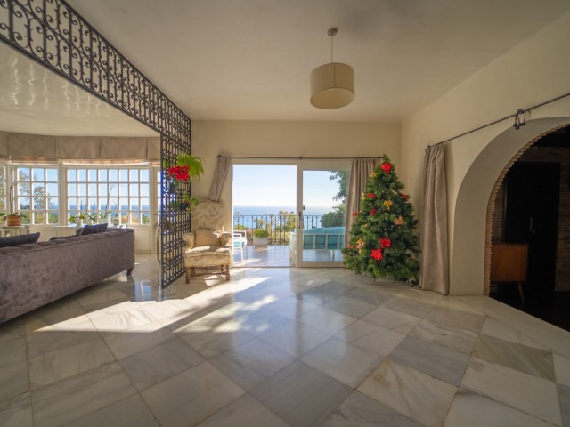 9 Bedrooms Villa in Benalmadena