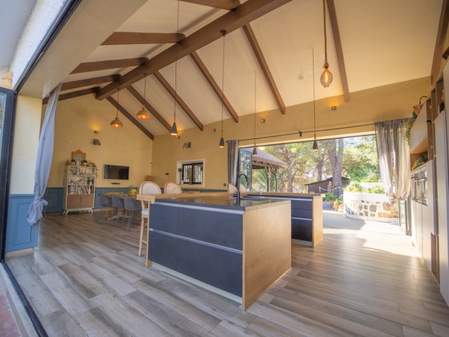 9 Bedrooms Villa in Benalmadena