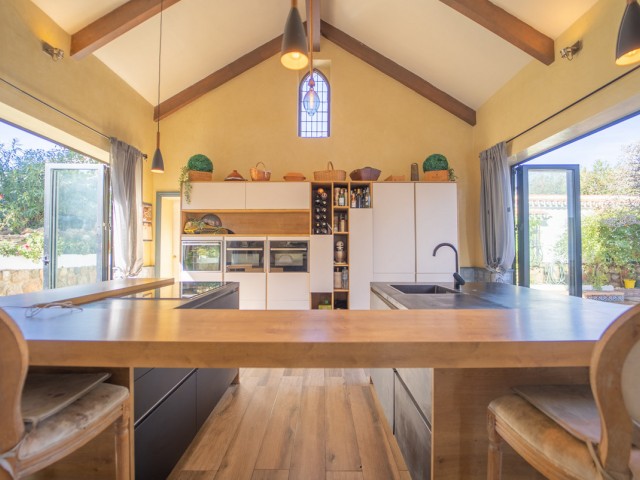 9 Bedrooms Villa in Benalmadena