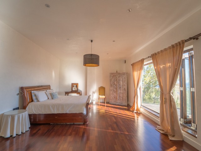 9 Bedrooms Villa in Benalmadena